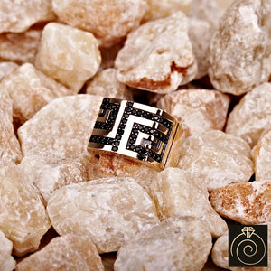 Unique Labyrinth Men’s Ring