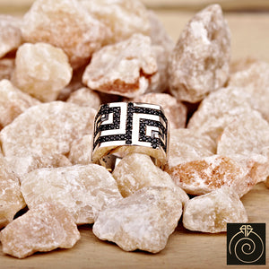 Unique Labyrinth Men’s Ring