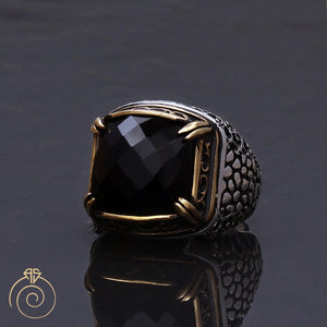 Cabochon-black-gemstone-mens-ring