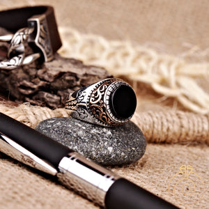 engagement-ring-man-vintage- viking