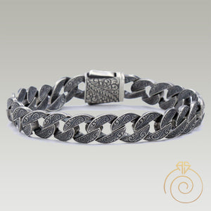 engraved-link-chain-bracelet-gift