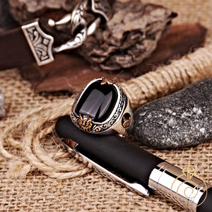 engraved-signet-carved--men's-ring