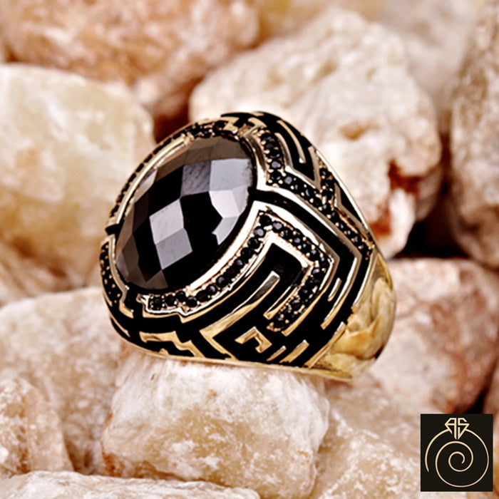 Unique Labyrinth Men’s Ring