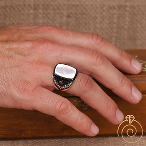 mop-gemstone-gift-men's-ring